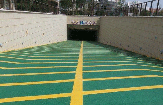 地下車庫坡道